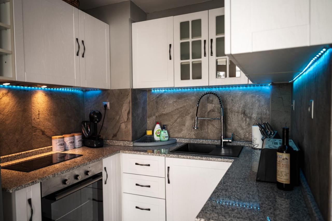 House Proctor Apartment Stoykite Bagian luar foto
