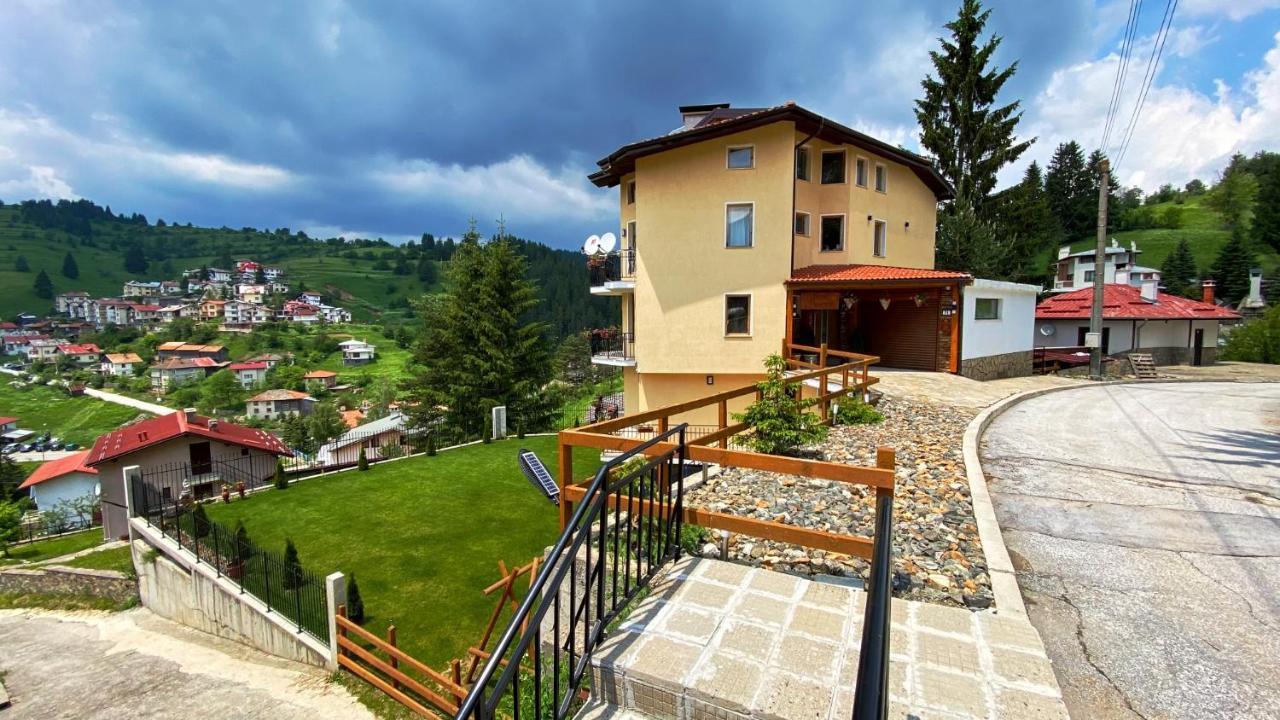 House Proctor Apartment Stoykite Bagian luar foto